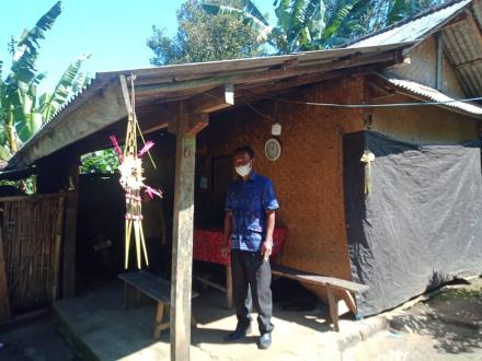 MonitoringTim Dinas Perkimta Kabupaten Buleleng untuk Swadaya Bedah Rumah Desa Sepang kelod